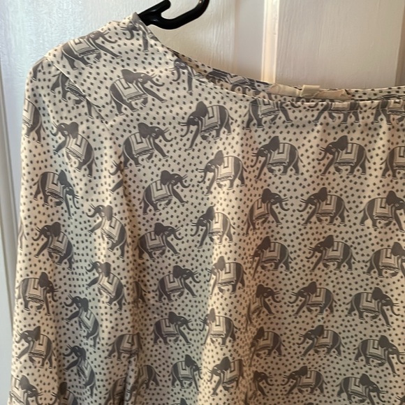 41 Hawthorn elephant print 3/4 sleeve sheer blouse - Picture 3 of 6